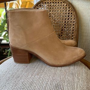 Nisolo Tan Suede Ankle Boots